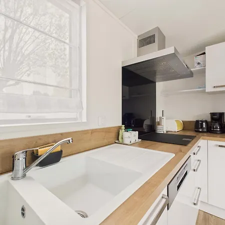 Chalé Piscine Chauffee Commune, 2 Adultes 2 Enfants *