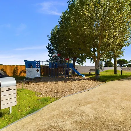 Piscine Chauffee Commune, 2 Adultes 2 Enfants