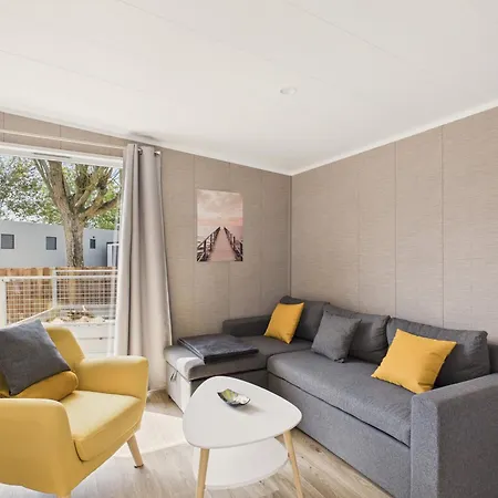 Piscine Chauffee Commune, 2 Adultes 2 Enfants