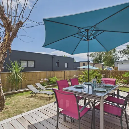 Chalet Piscine Chauffée Commune, 2 Adultes 2 Enfants *