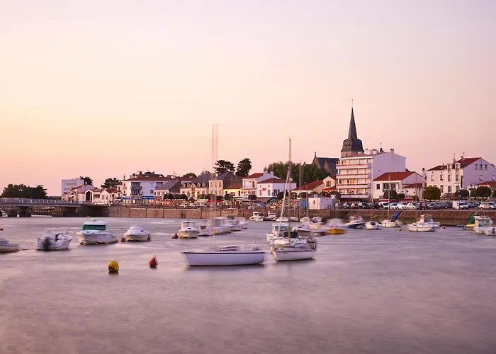 Piscine Chauffee Commune, 2 Adultes 2 Enfants Alpstuga Saint-Gilles-Croix-de-Vie